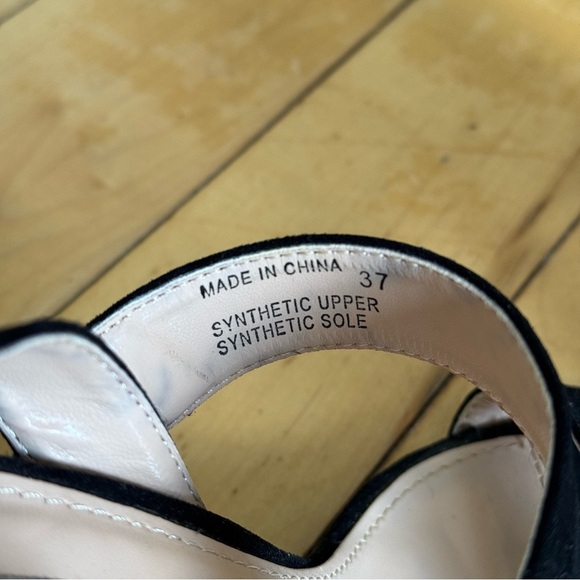 Steve Madden Black Suede Block Heel Sandals - Picture 9 of 12